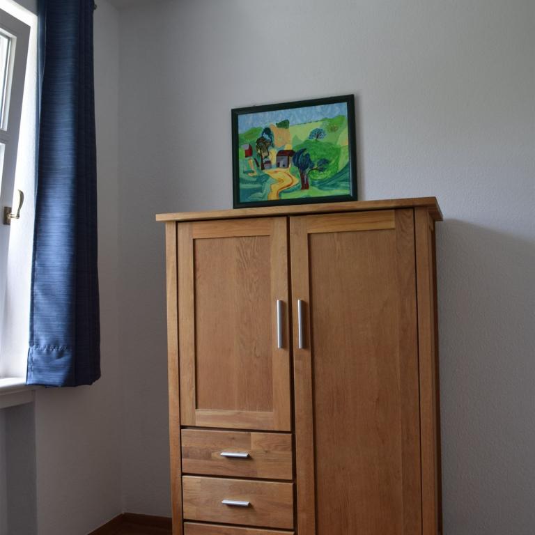 Kinderzimmer Schrank
